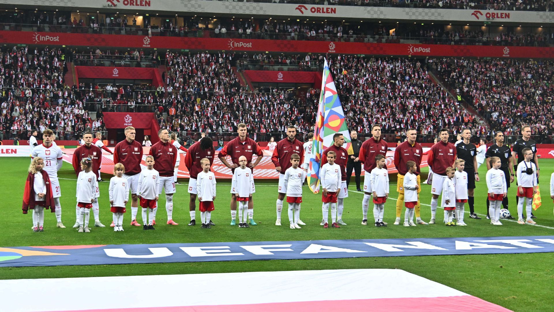 Za chwilę istotny mecz, a co robią nasi reprezentanci? Na tym przyłapano Lewandowskiego. Zdjęcia w sieci