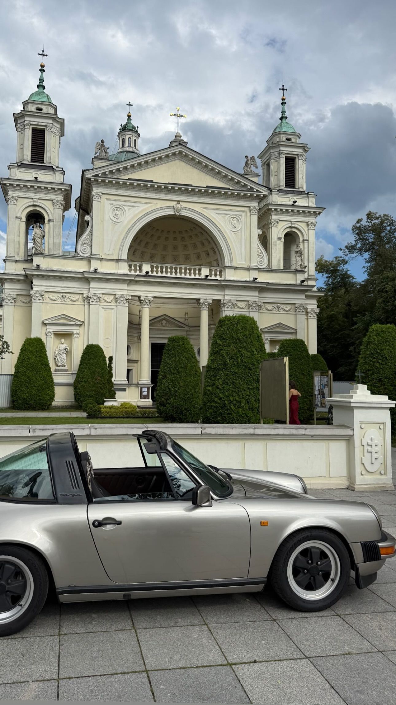 Królikowski wziął ślub. Zdjęcia trafiły do sieci. Ceremonia jak z bajki