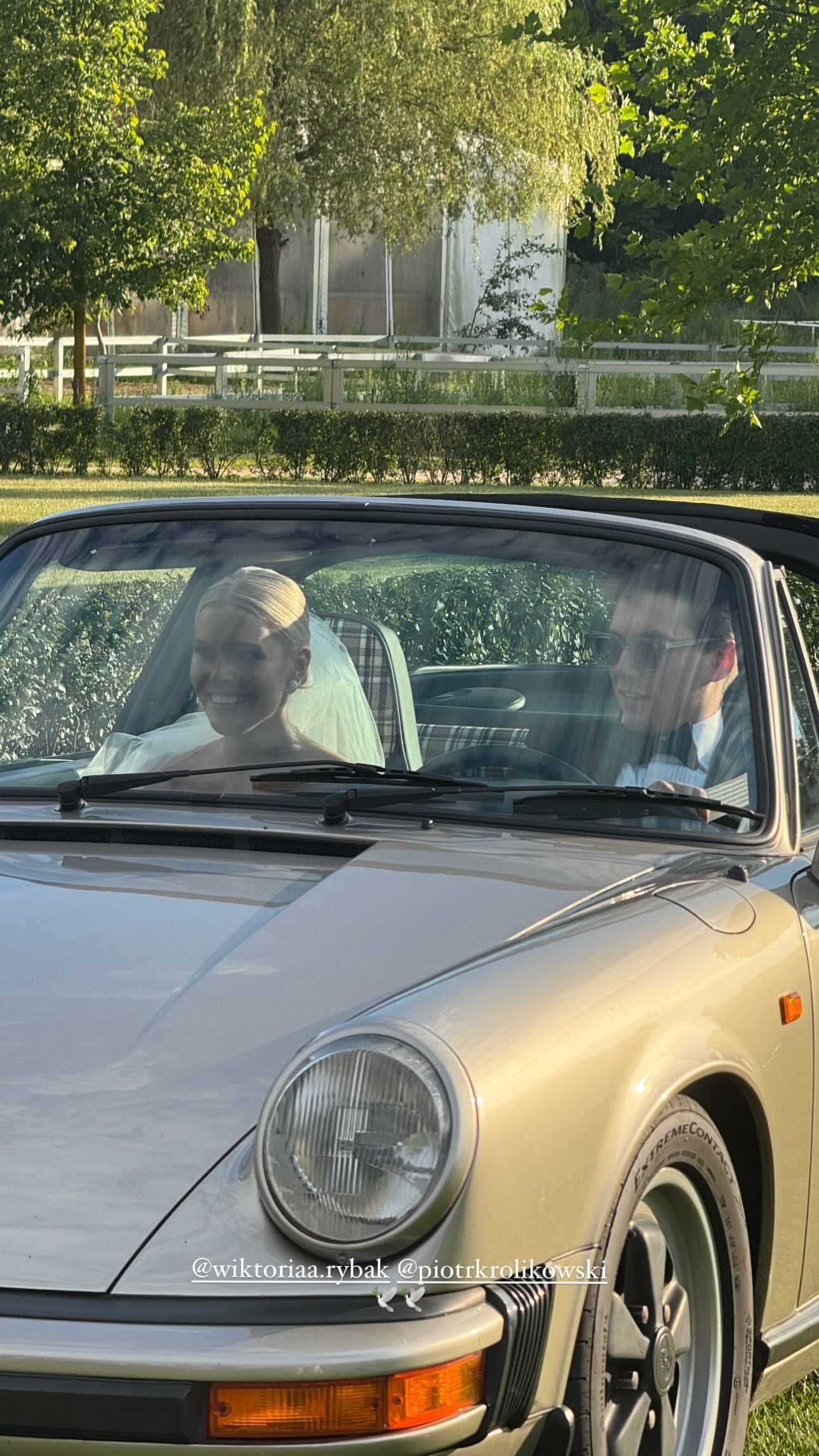 Królikowski wziął ślub. Zdjęcia trafiły do sieci. Ceremonia jak z bajki