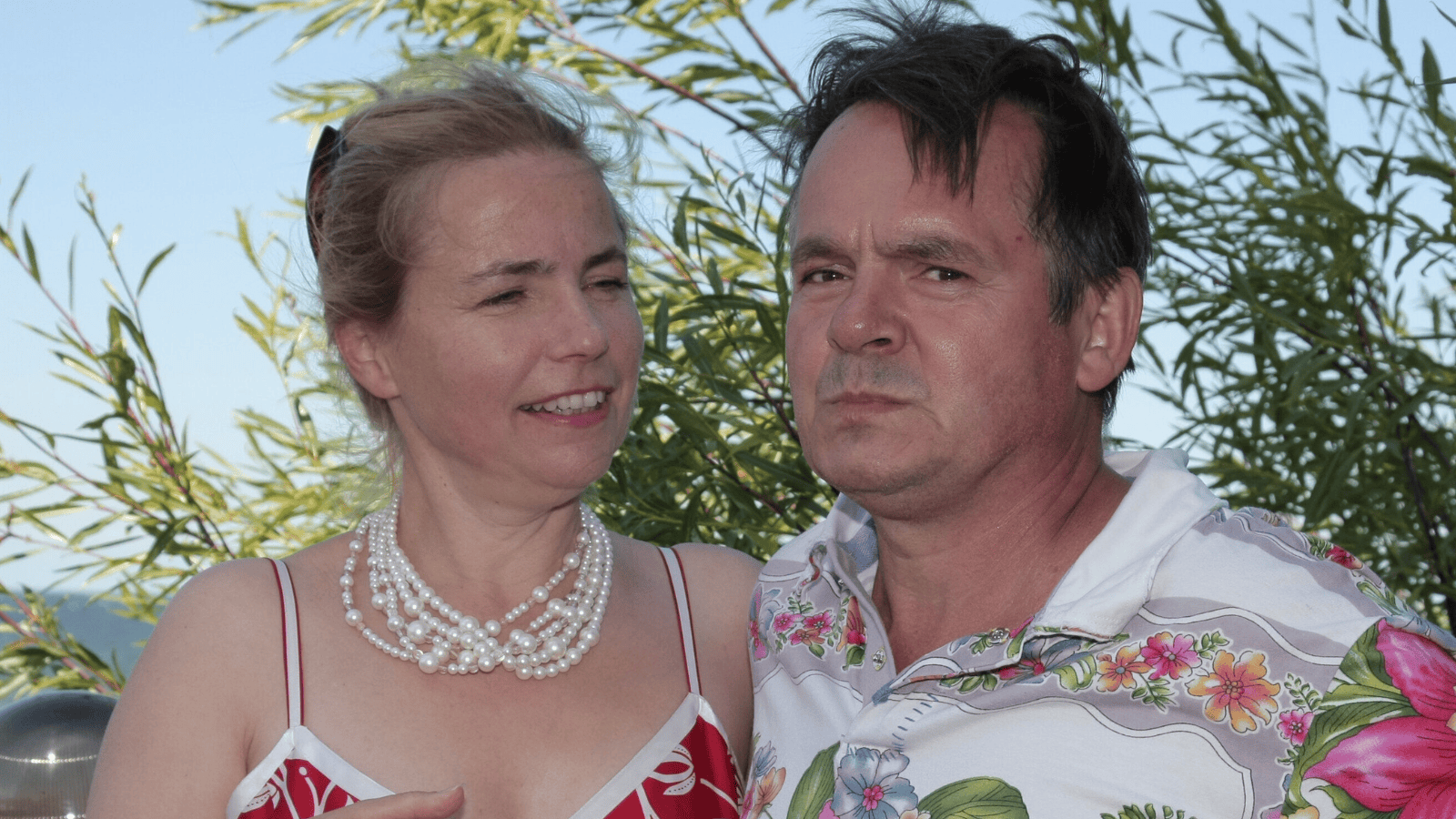 Wyszczerbione talerze, pranie na sznurku i mnóstwo zwierząt. Tak dziś żyją Ewa Kuryło i Piotr Pręgowski