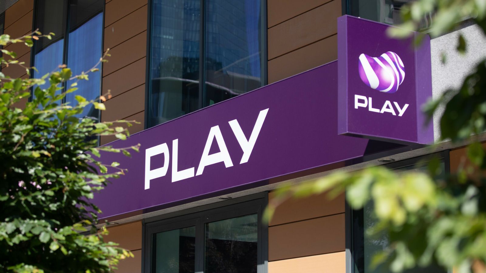 Polacy poskarżyli się do UOKiK. Play ukarany gigantyczną karą, musi oddać pieniądze klientom