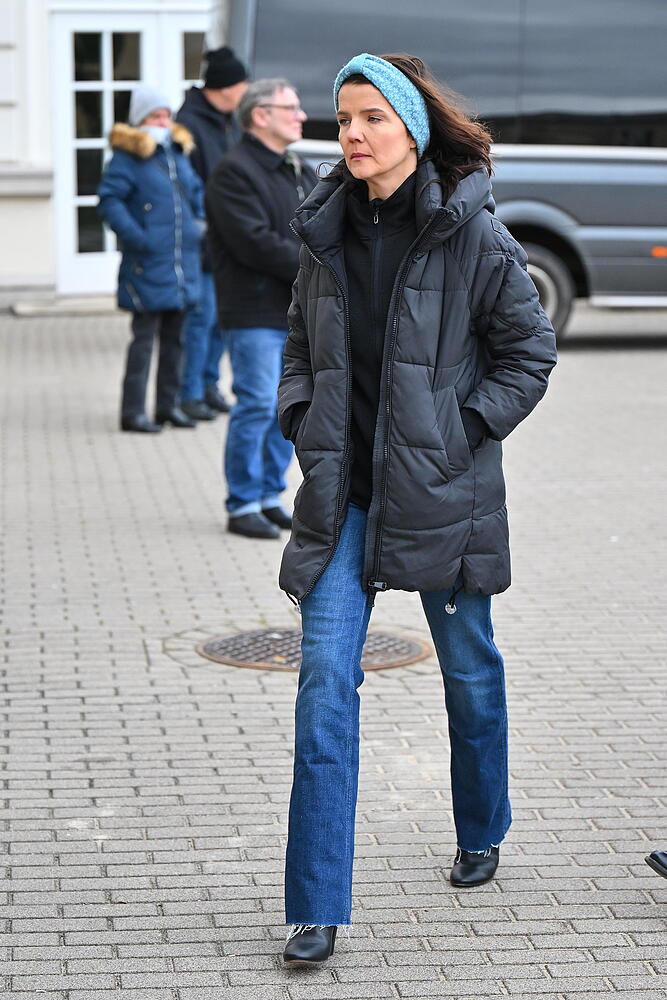 Pogrzeb Bożeny Dykiel. Internauci oburzeni niestosownym ubiorem gwiazd