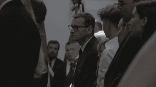 Tłum ludzi, łzy i honory. Tak żegnają matkę Mateusza Morawieckiego