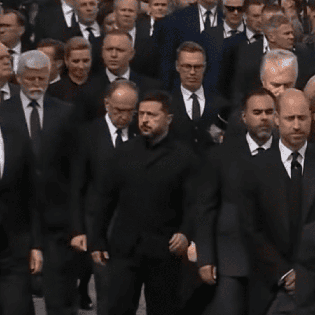 Karol Nawrocki i Wołodymyr Zełenski pojawili się na pogrzebie Haralda V. Uwagę zwraca jedno