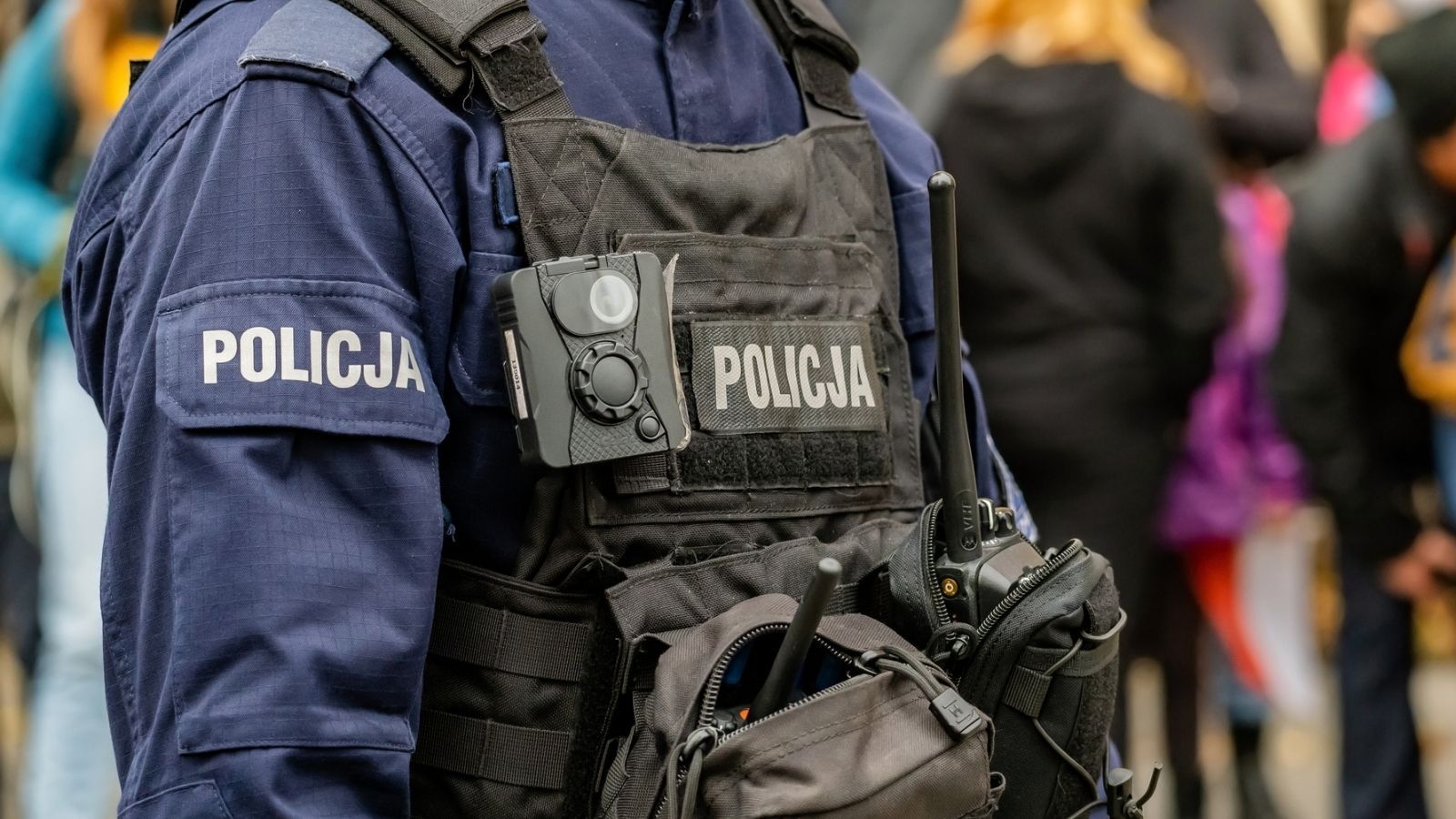 Tyle od ręki zarabiają początkujący policjanci, a pensja to nie wszystko. Można się zdziwić