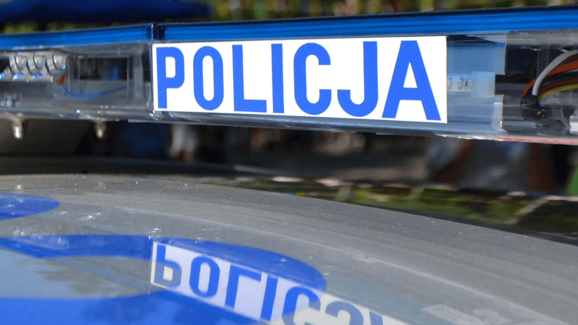 Dramatyczny wypadek o poranku. Zderzyły się trzy auta, są ranni. Droga całkowicie zablokowana