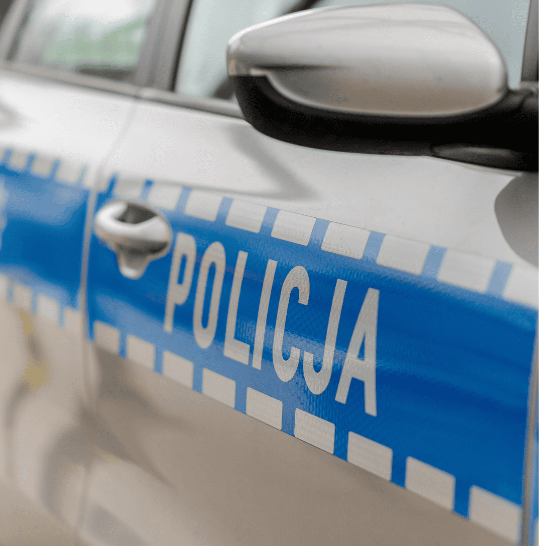 BMW uderzyło w Kię. Dwie osoby zginęły na miejscu, trzecia zmarła w szpitalu. Tragiczne doniesienia po wypadku w Głogowie Małopolskim