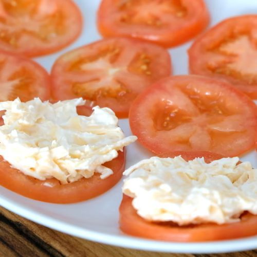 Do karkówki z grilla podaję te pomidory. Znajomi mówią, że to najlepszy dodatek do mięs