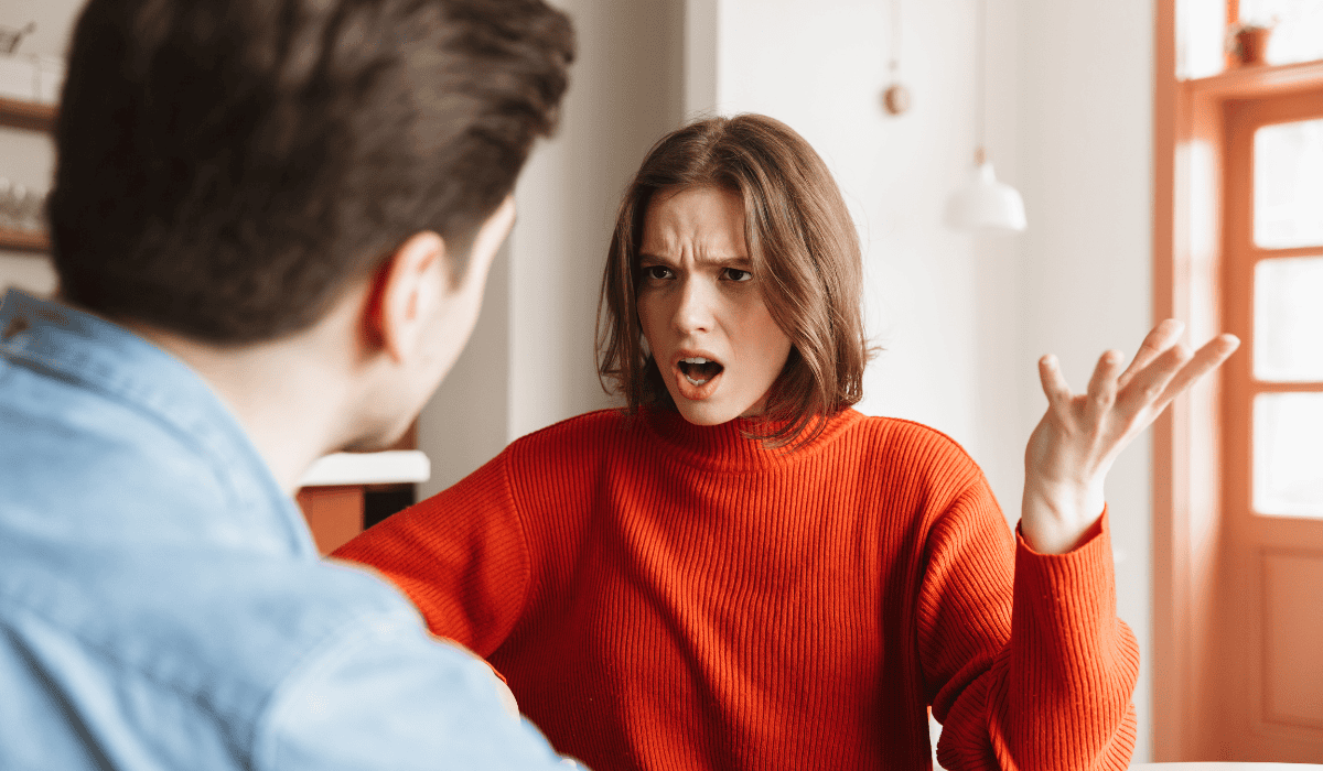 Dlaczego ciągle przyciągasz trudnych ludzi? Psychologia podaje 3 powody