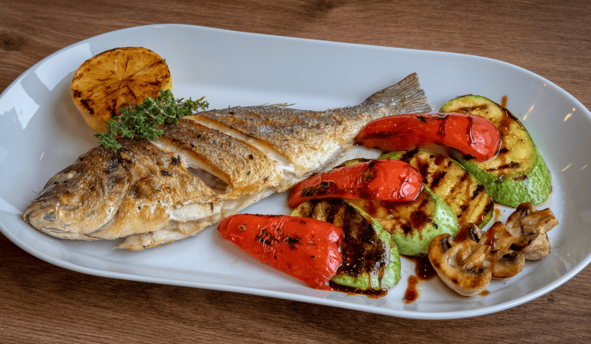 Te ryby są skuteczniejsze niż suplementy. Dietetyczka: idealne na pamięć dla seniorów