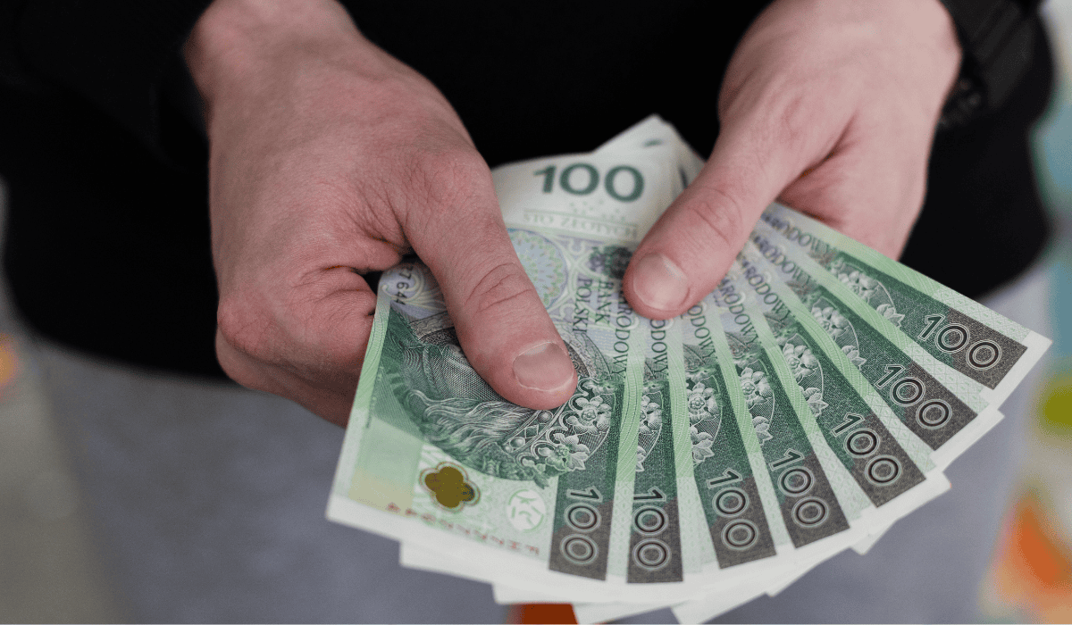 Trzynastki i czternastki w 2026 r. oraz waloryzacja emerytur. O tyle wzrośnie minimalna