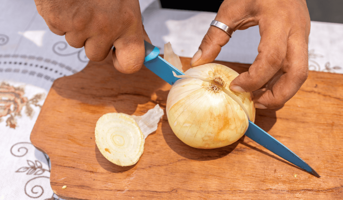 To najczęstsza przyczyna wzdęć. Winny jest jeden składnik, którego wciąż używasz w kuchni
