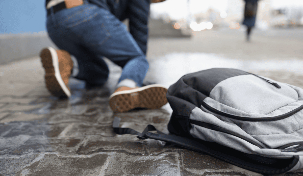 Odszkodowanie za upadek na oblodzonym chodniku. Jak uzyskać – krok po kroku