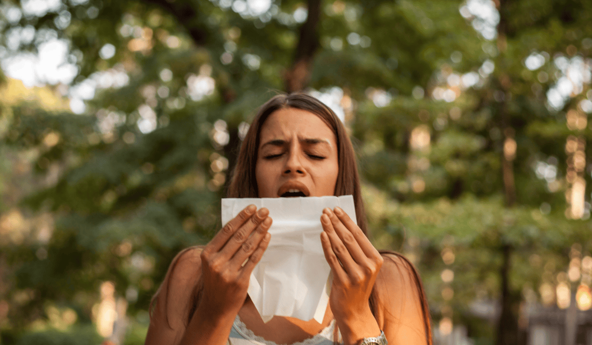 Czy słońce uczula? Alergolog tłumaczy, czym są fotodermatozy i jak odróżnić je od wiosennej alergii
