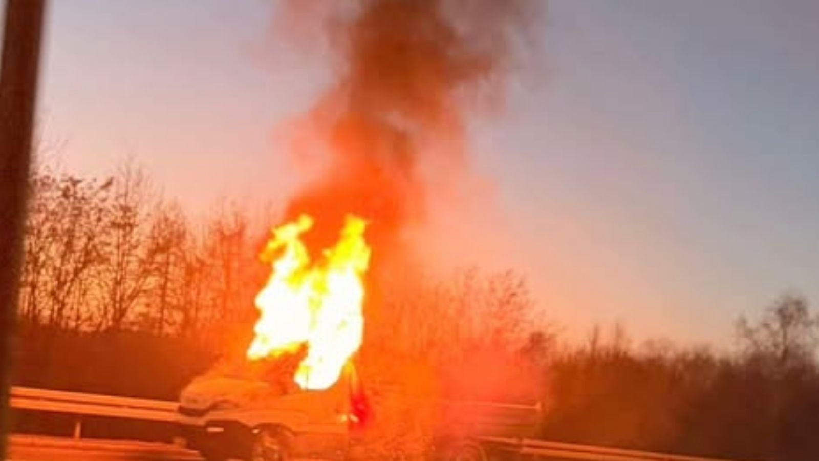 Z ostatniej chwili: Autostrada A4, plonie samochód ciężarowy