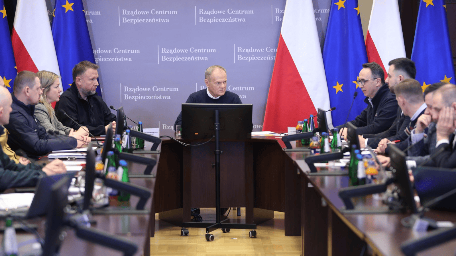 Zwołano sztab kryzysowy. Tusk mówił o „niedobrych numerach” pogody i czarnych scenariuszach
