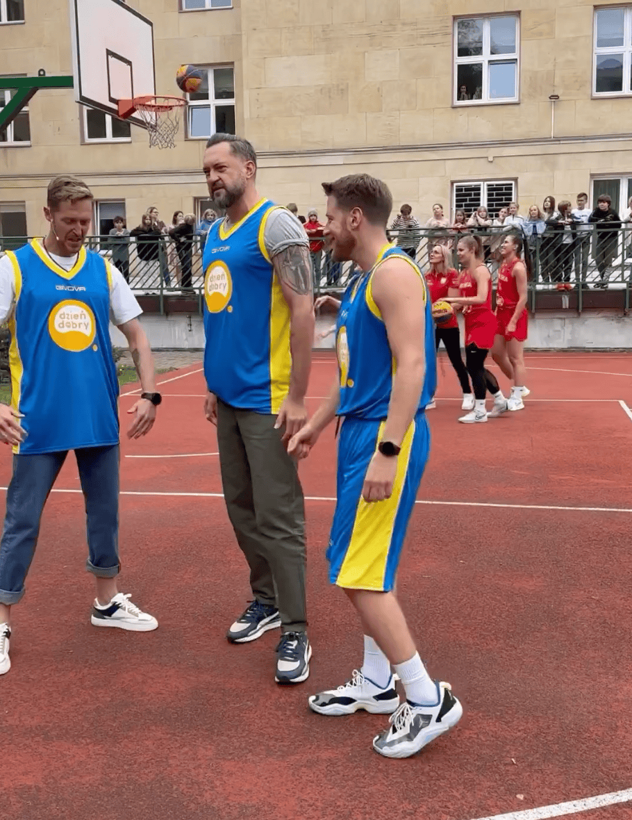 Prezenterzy DDTVN przegrali w koszykówkę 3x3 z kobiecą reprezentacją Polski