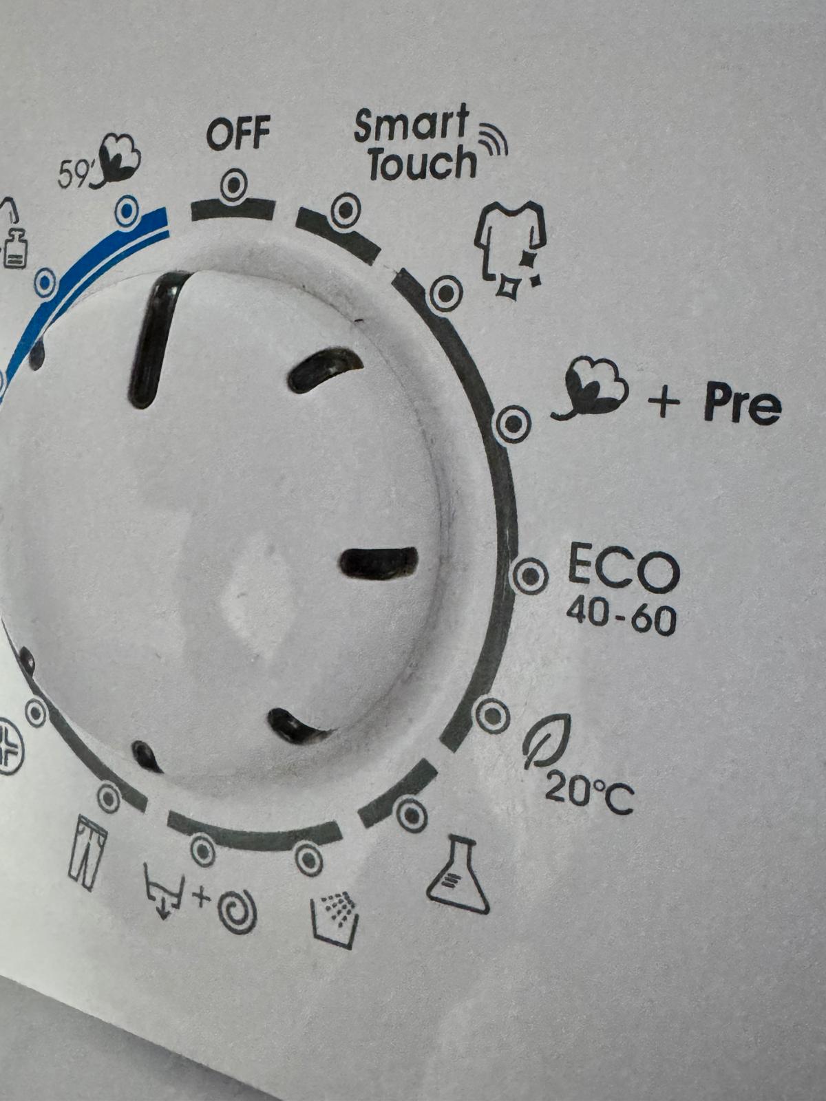 Nigdy nie używaj tego przycisku w pralce. Rachunki za prąd i wodę będą drastycznie wyższe