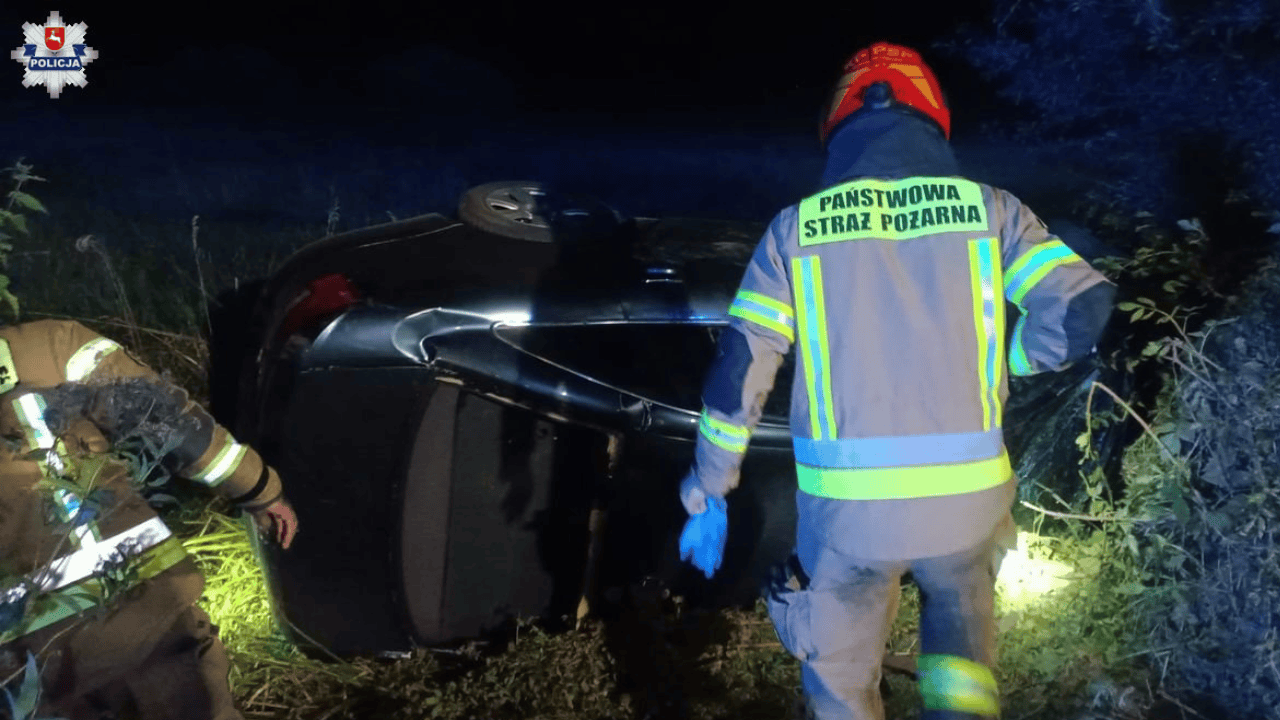 Nie żyje 23-letni kierowca. Auto zgniecione jak puszka