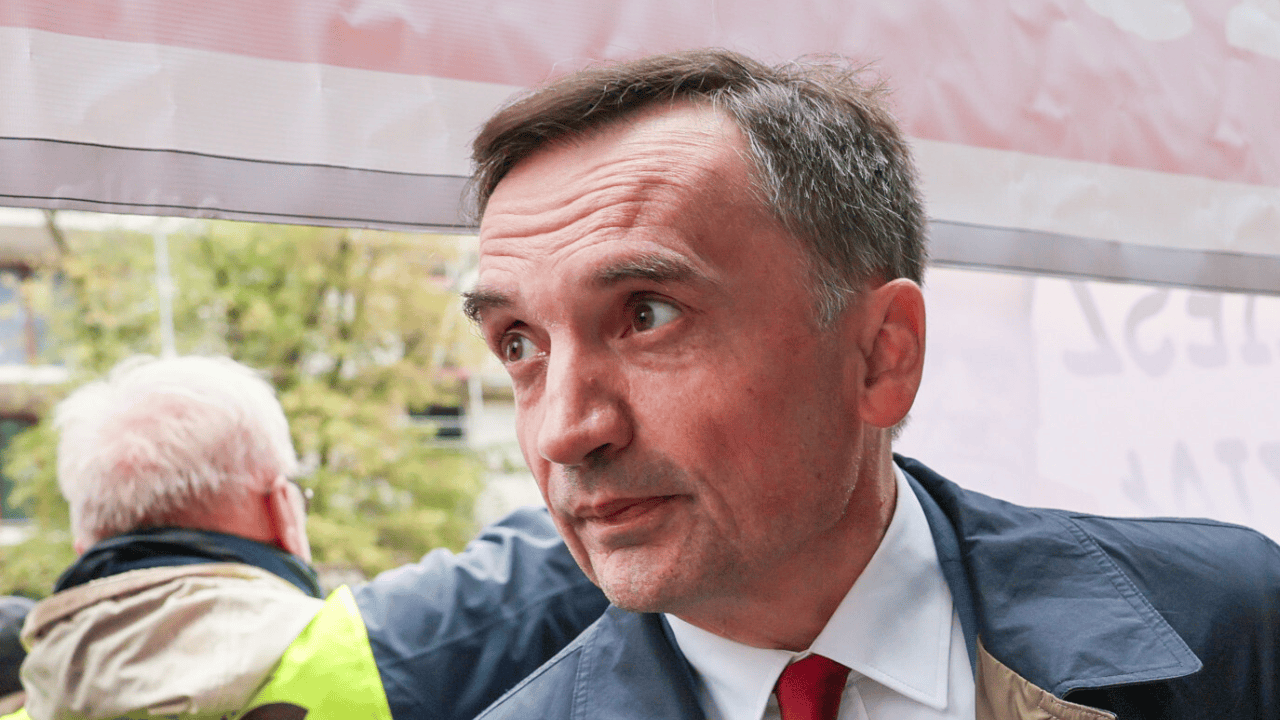 List gończy za Zbigniewem Ziobrą. TVP przekazała najważniejsze ustalenia