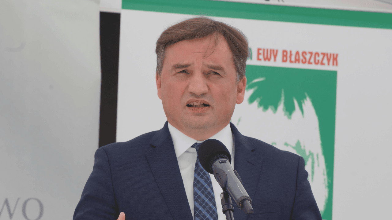 A jednak, Ziobro nie wraca do Polski. Wyszło na jaw, dokąd pojedzie z Węgier