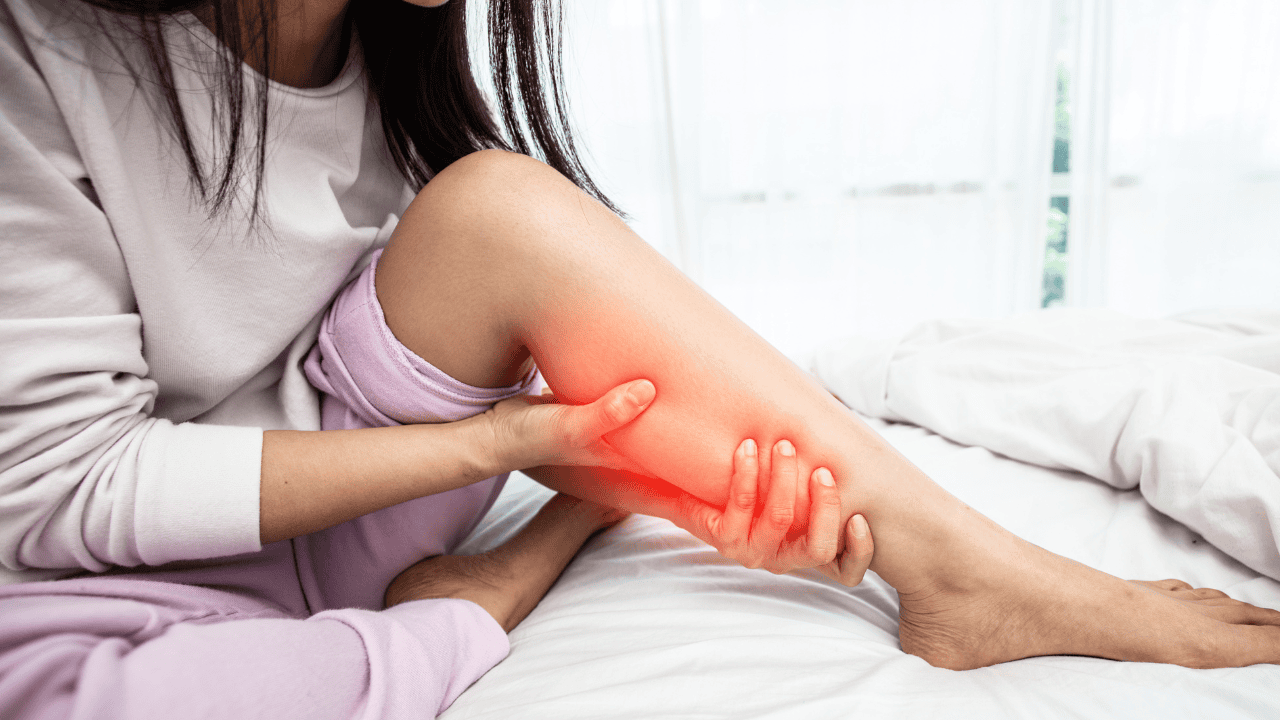 Ból nogi może być groźnym sygnałem. Kiedy wymaga pilnej wizyty u lekarza?