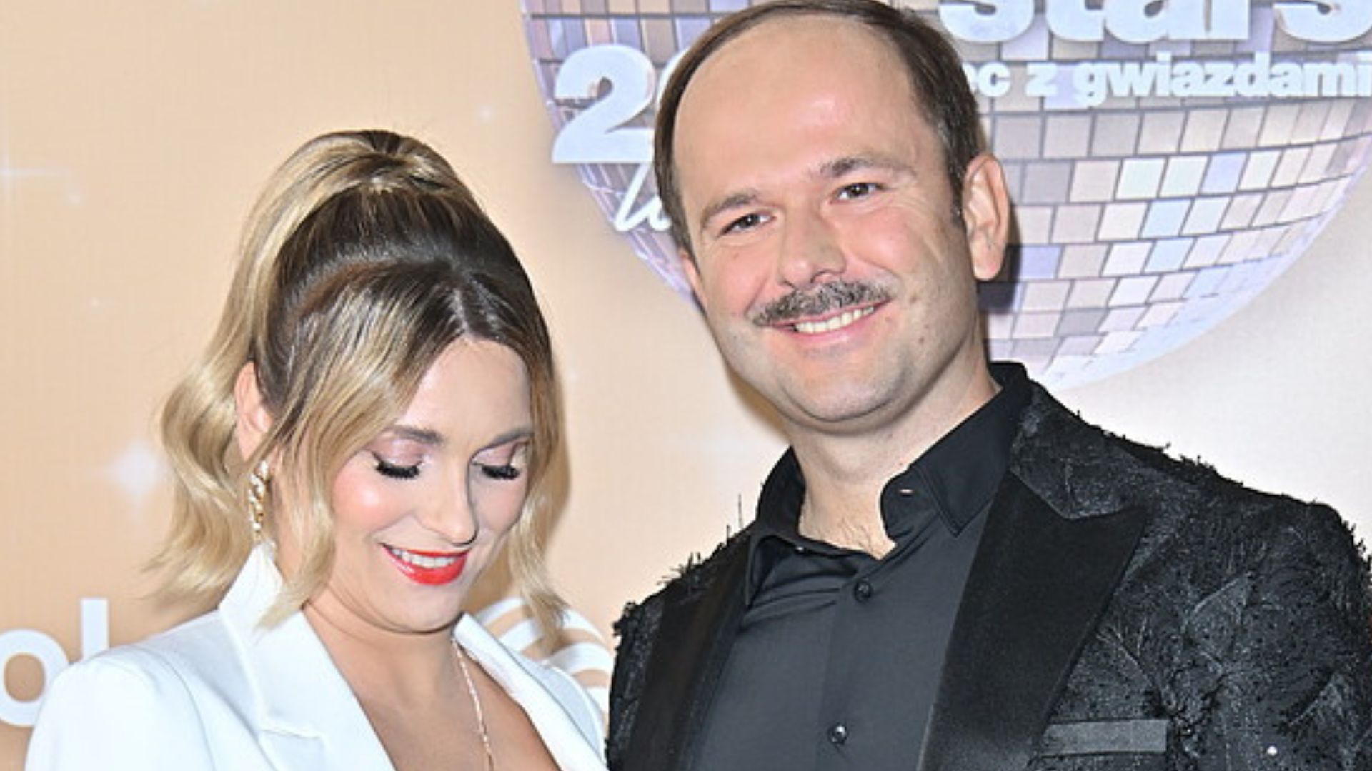 Kajra błysnęła nie tylko stylizacją na jubileuszu "TzG". Było o krok od wpadki roku