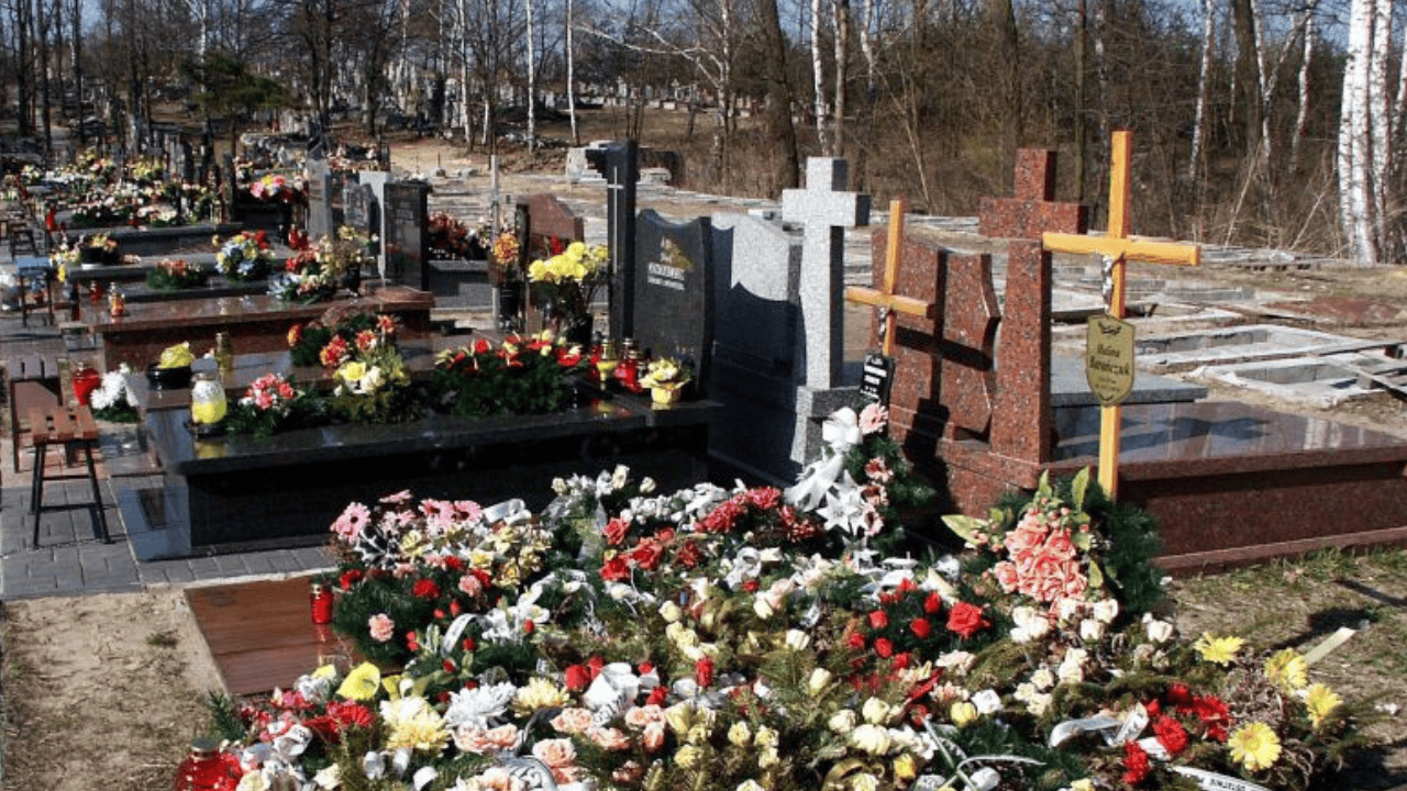 Zakazane czynności na cmentarzu. Za TO może grozić choćby 8 lat więzienia!