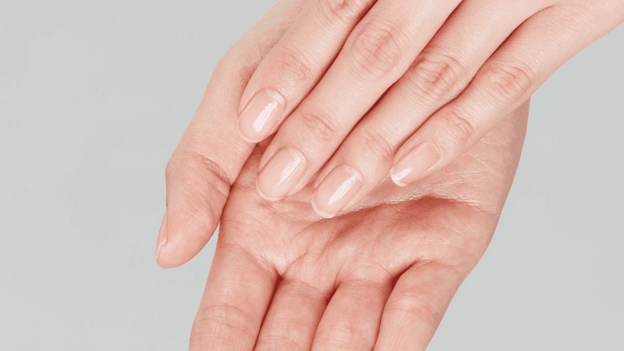 Niedobór tego pierwiastka zauważysz na paznokciach. Reaguj