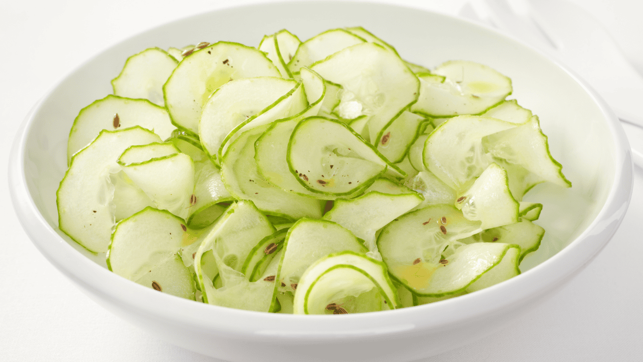 Zaczęłam dodawać to do mizerii. Nie tylko podbija smak, ale i wspiera zdrowie 