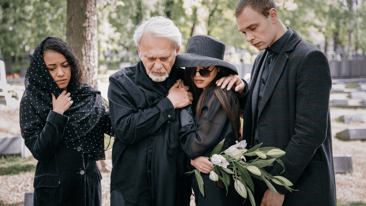 Czego nie mówić osobom w żałobie? To zakazane słowa