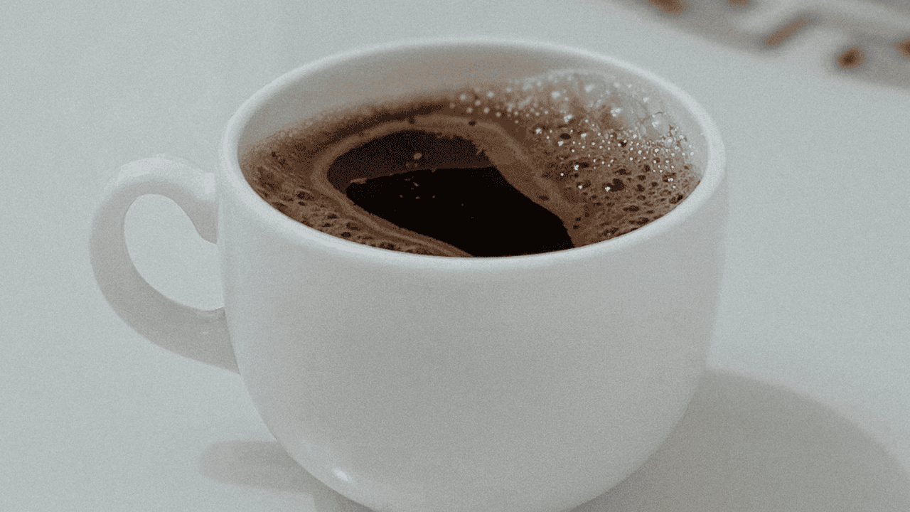 Pijesz kawę na czczo? Tak wpływa na twoje zdrowie