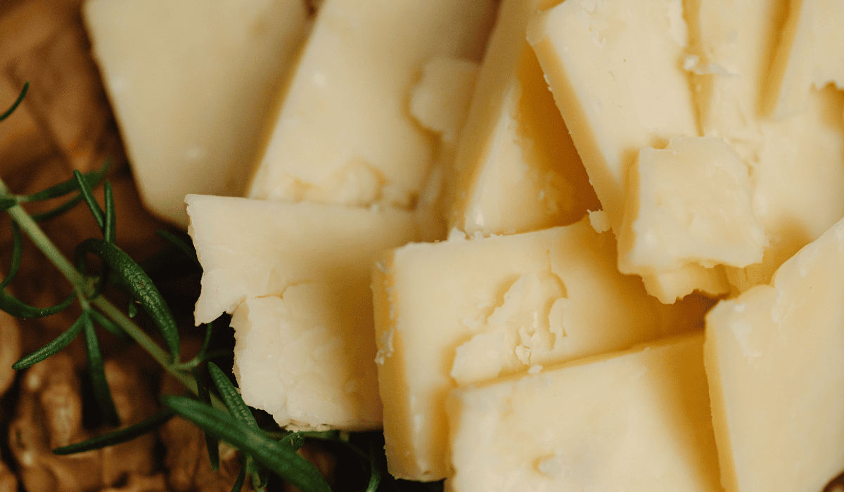 Najgorszy ser w polskich sklepach? W składzie mnóstwo soli i tłuszczu