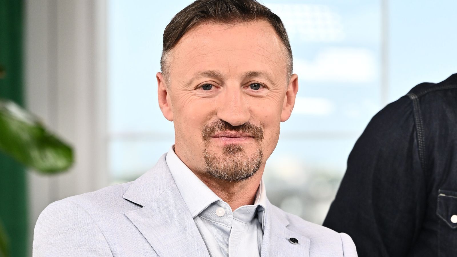 Zapytaliśmy AI, jak wyglądałby Adam Małysz bez swoich słynnych wąsów. Zdjęcie powala