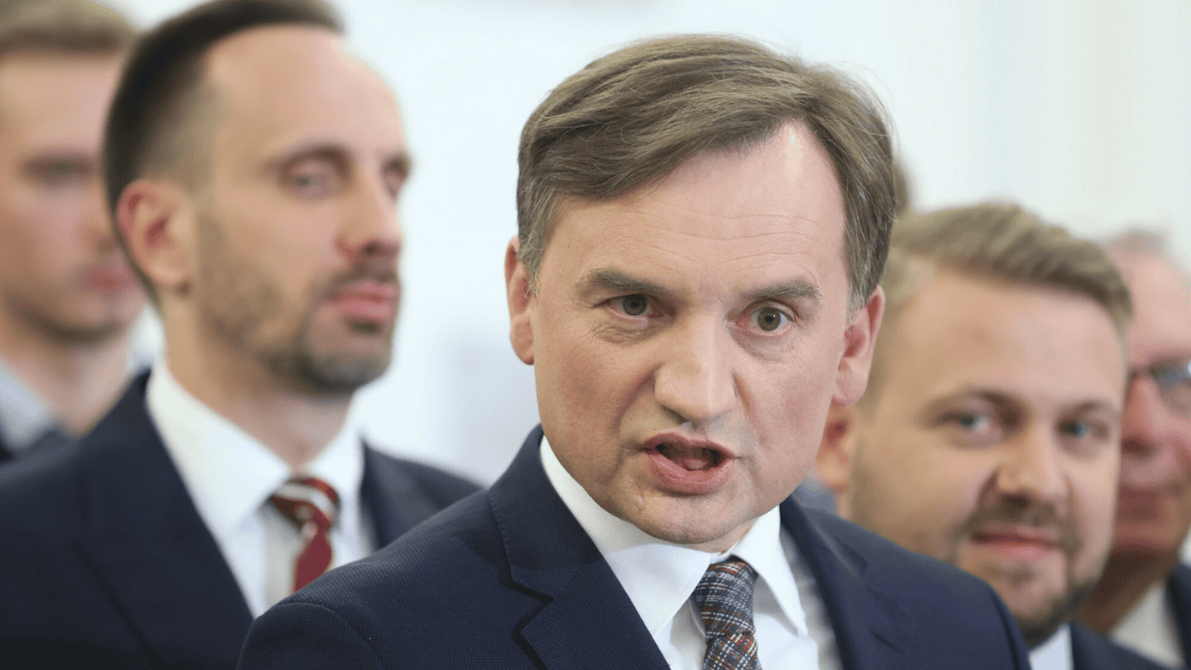 Zbigniew Ziobro opuści Węgry? Poseł KO nie ma wątpliwości: "Jest przestraszony"