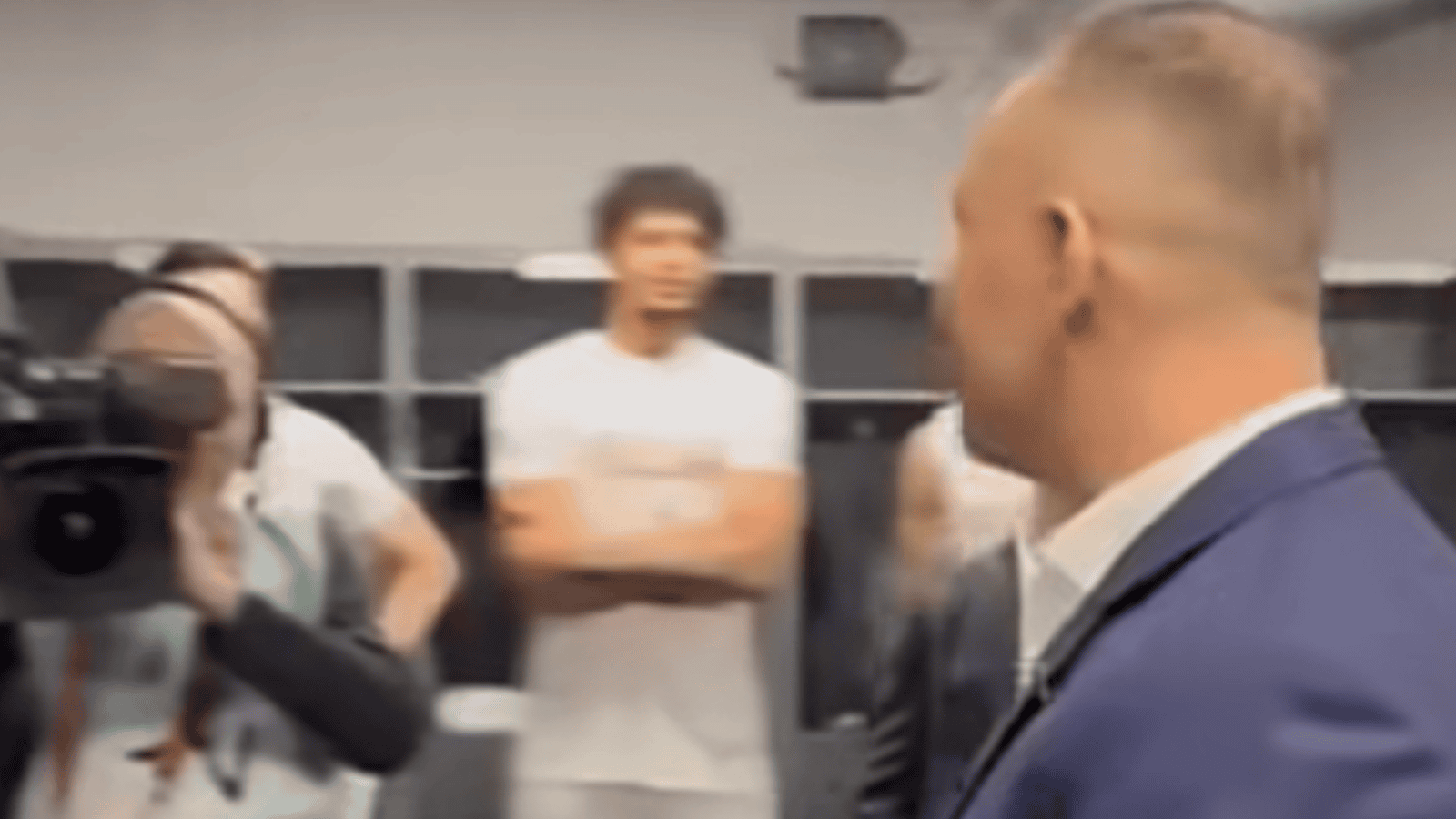 Nawrocki wparował do szatni Polaków i się zaczęło. Nagle zaczął krzyczeć, nagranie obiegło Polskę