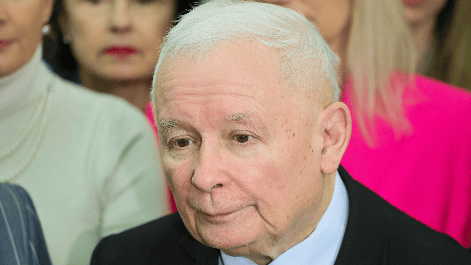 Kaczyński nagle zaczął chrumkać w Sejmie. Nagranie podbija sieć [WIDEO]