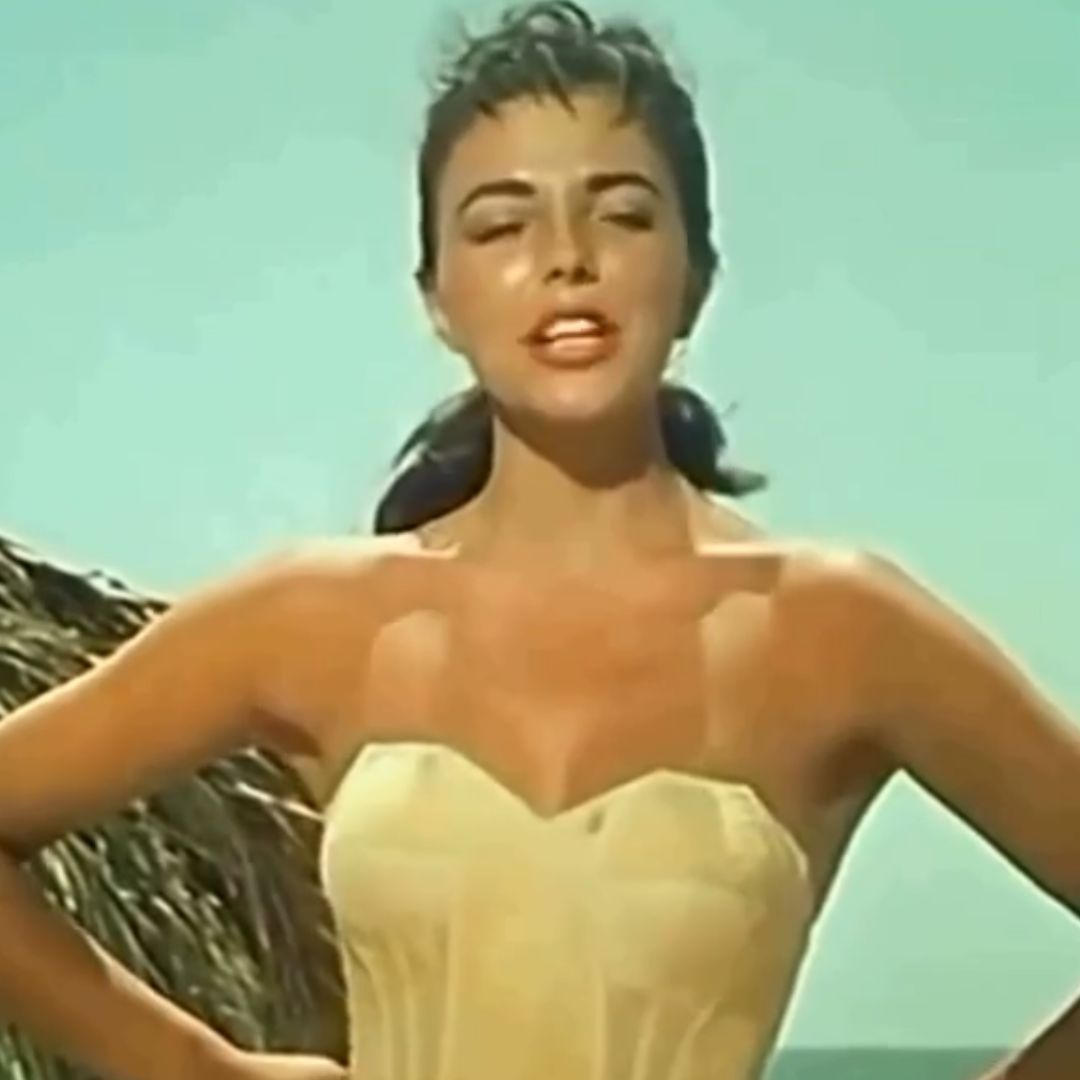93-letnia gwiazda w samym bikini! Ale się odstrzeliła