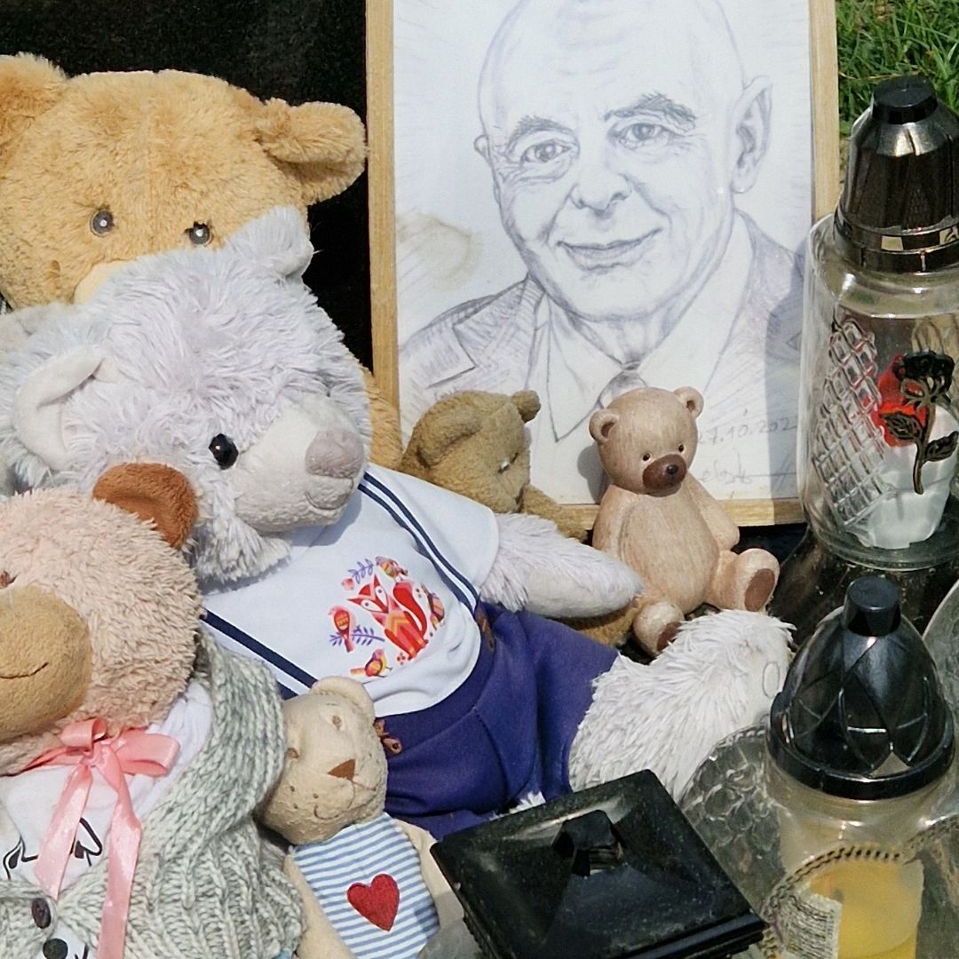 Tak wygląda grób Stanisława Tyma. Niewiarygodne, co tam zostawili