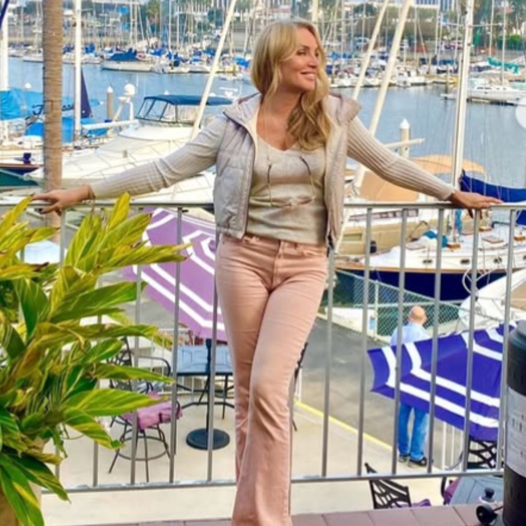 Eva Halina Rich przed laty wystąpiła w "Żonach Hollywood". Teraz ma 59 lat! Ale kształty