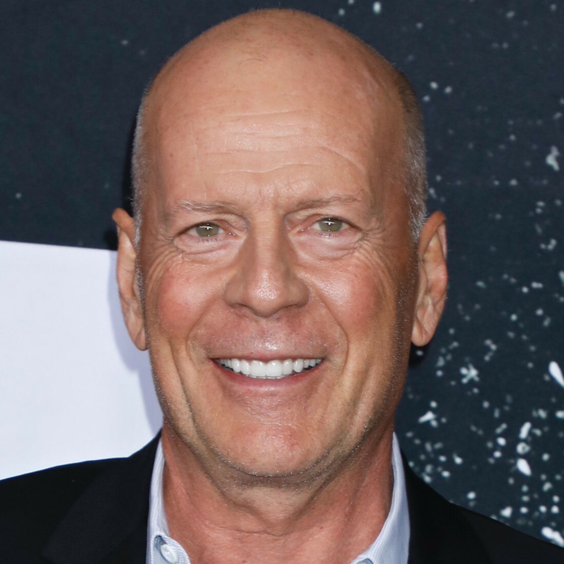 Schorowany Bruce Willis na ślubie córki. Fani nie poznali gwiazdy kina