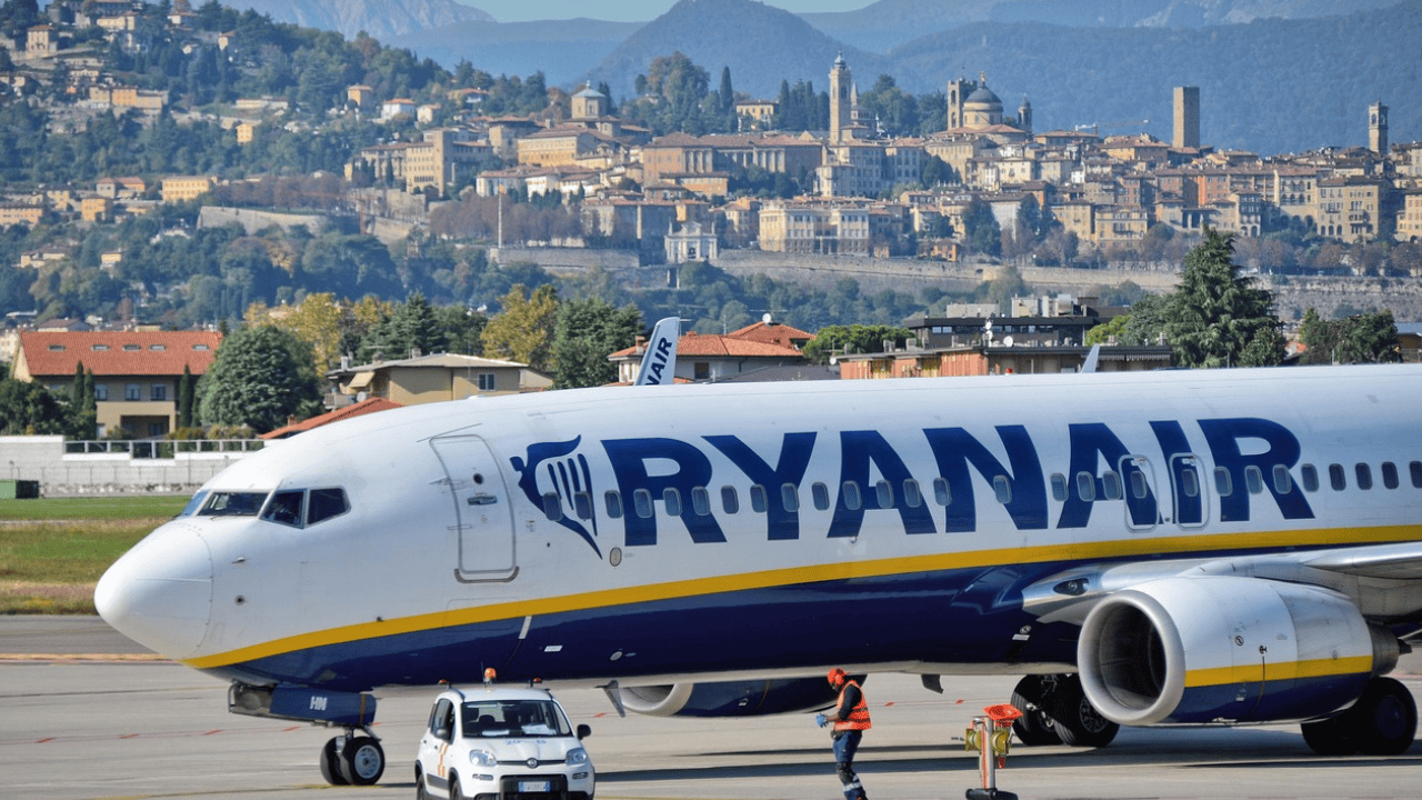 Dramat na pokładzie samolotu z Polski. Pasażerowie zostali uwięzieni w maszynie