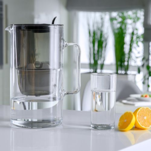 Smak lata zaczyna się od czystej wody – sprawdź przepisy na idealne lemoniady