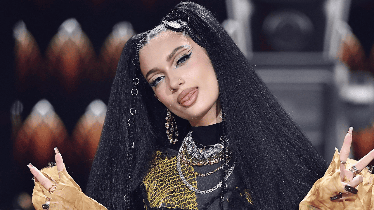 Wszedł do willi Viki Gabor i wszystko ujawnił. To w takich warunkach żyje gwiazda