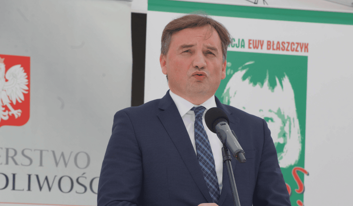 Poważny stan Zbigniewa Ziobry. „Dusi się i nie może spożywać pokarmów”