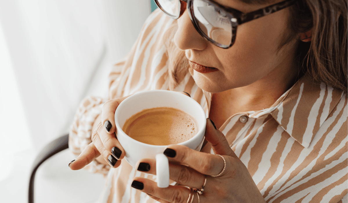 Dodaj do kawy zamiast mleka. Wytopi tłuszcz z brzucha