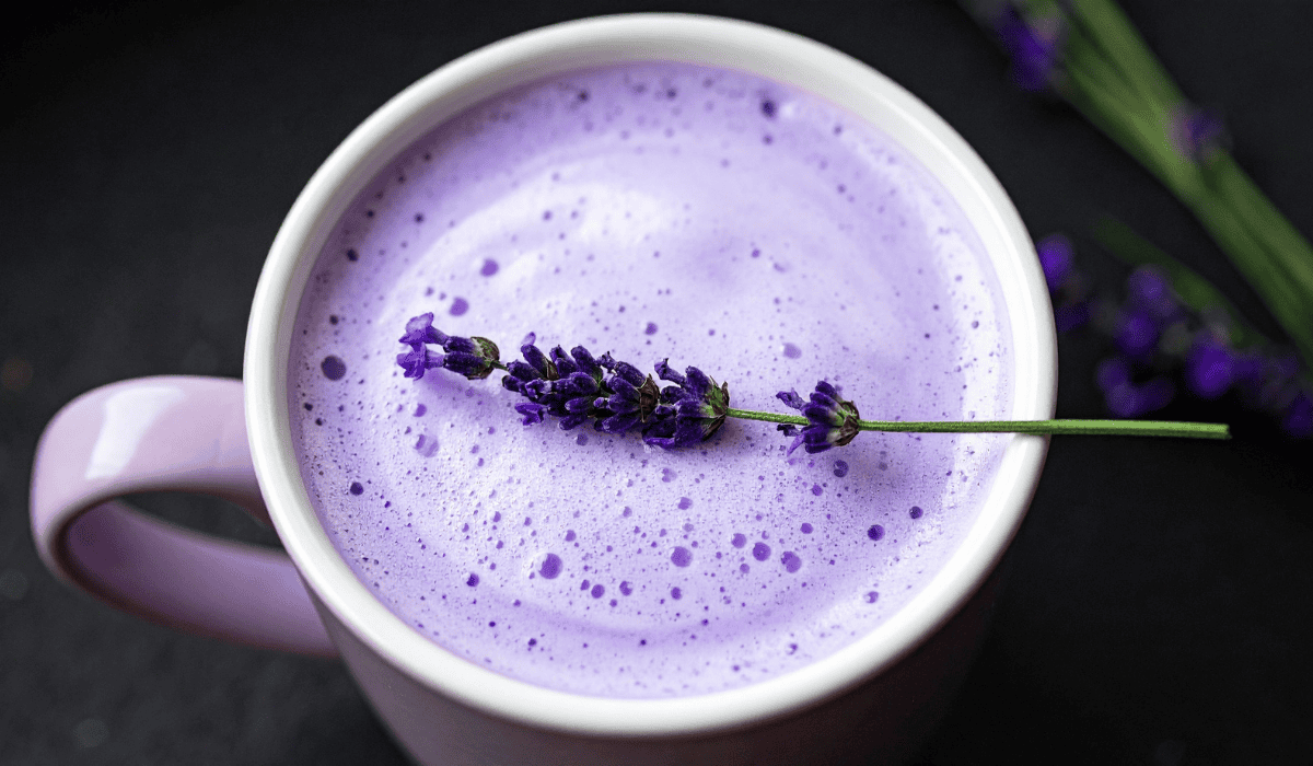 Dodaj do kawy zamiast mleka. Wytopi tłuszcz z brzucha