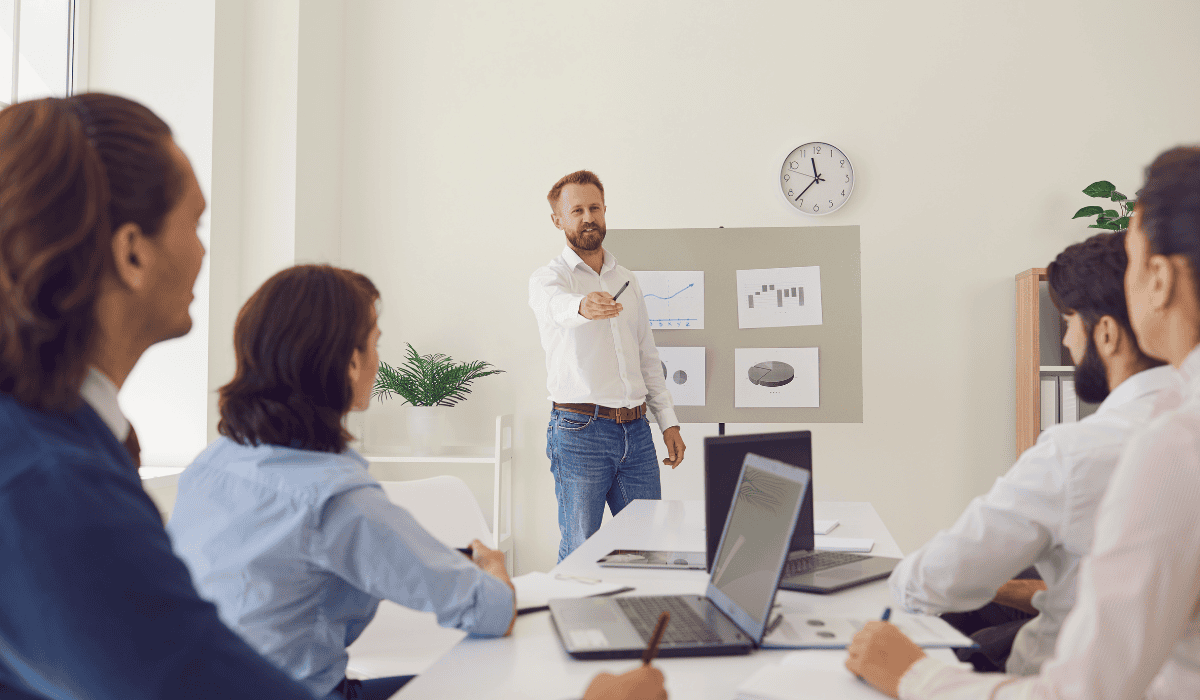 Czym jest syndrom oszusta? Dotyczy wielu osób na kierowniczych stanowiskach