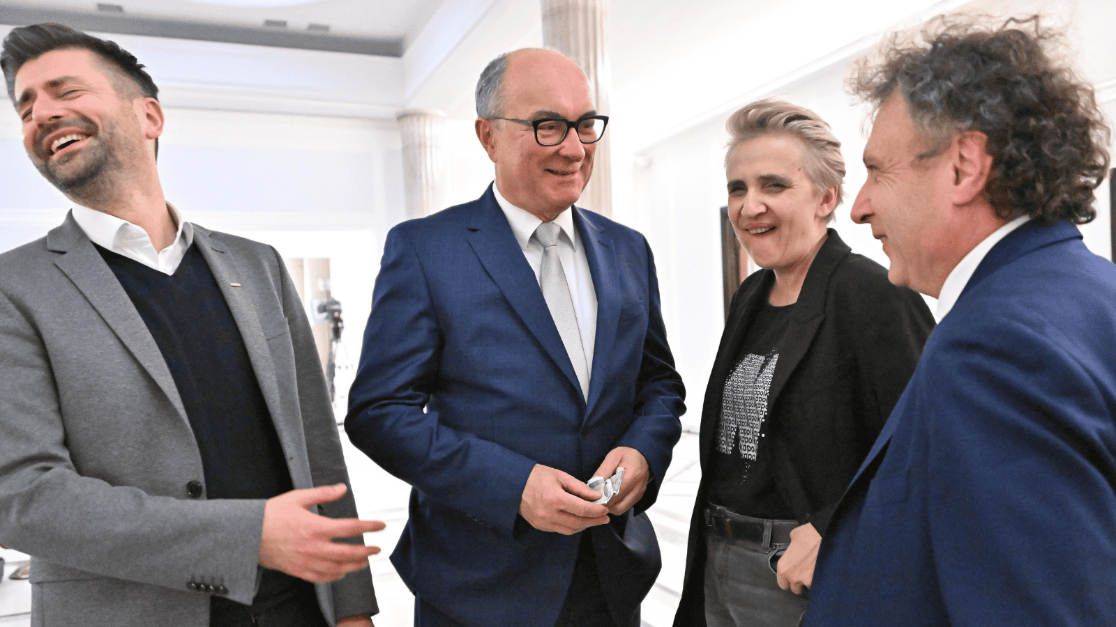 Nagranie z Czarzastym podbija internet. Teatralna reakcja po zakazie sprzedaży alkoholu w Sejmie