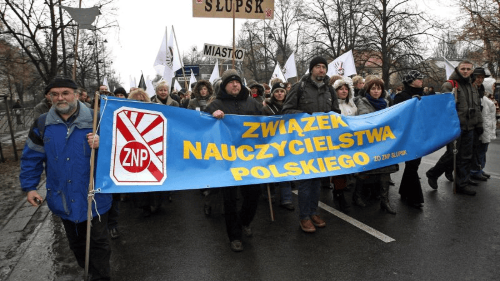 Wrócą mundurki? Wiceprezes ZNP: "Ubiór ucznia nie jest wyłącznie jego prywatną sprawą"